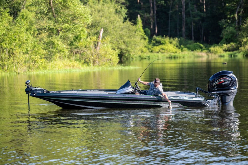skeeter zx200 bass boat