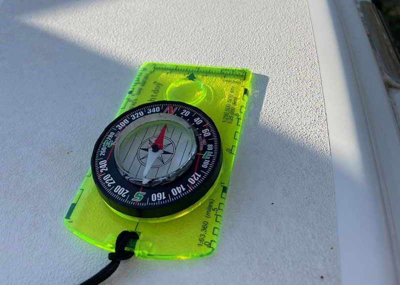 compass for checking magnatism