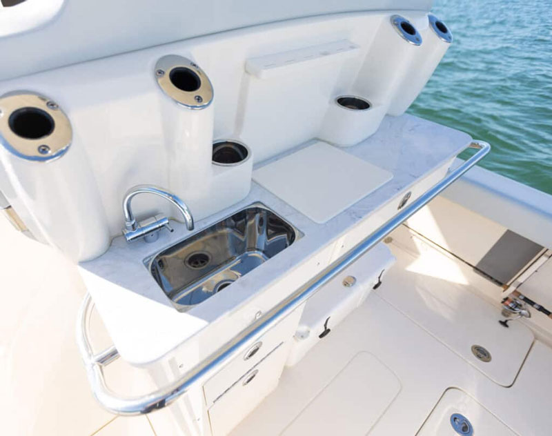 tackle station on scout 260 lxf